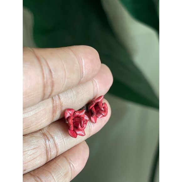 Handcrafted Leather Red Rose Stud Earrings Romantic Floral Statement Jewelry - Picture 4 of 4